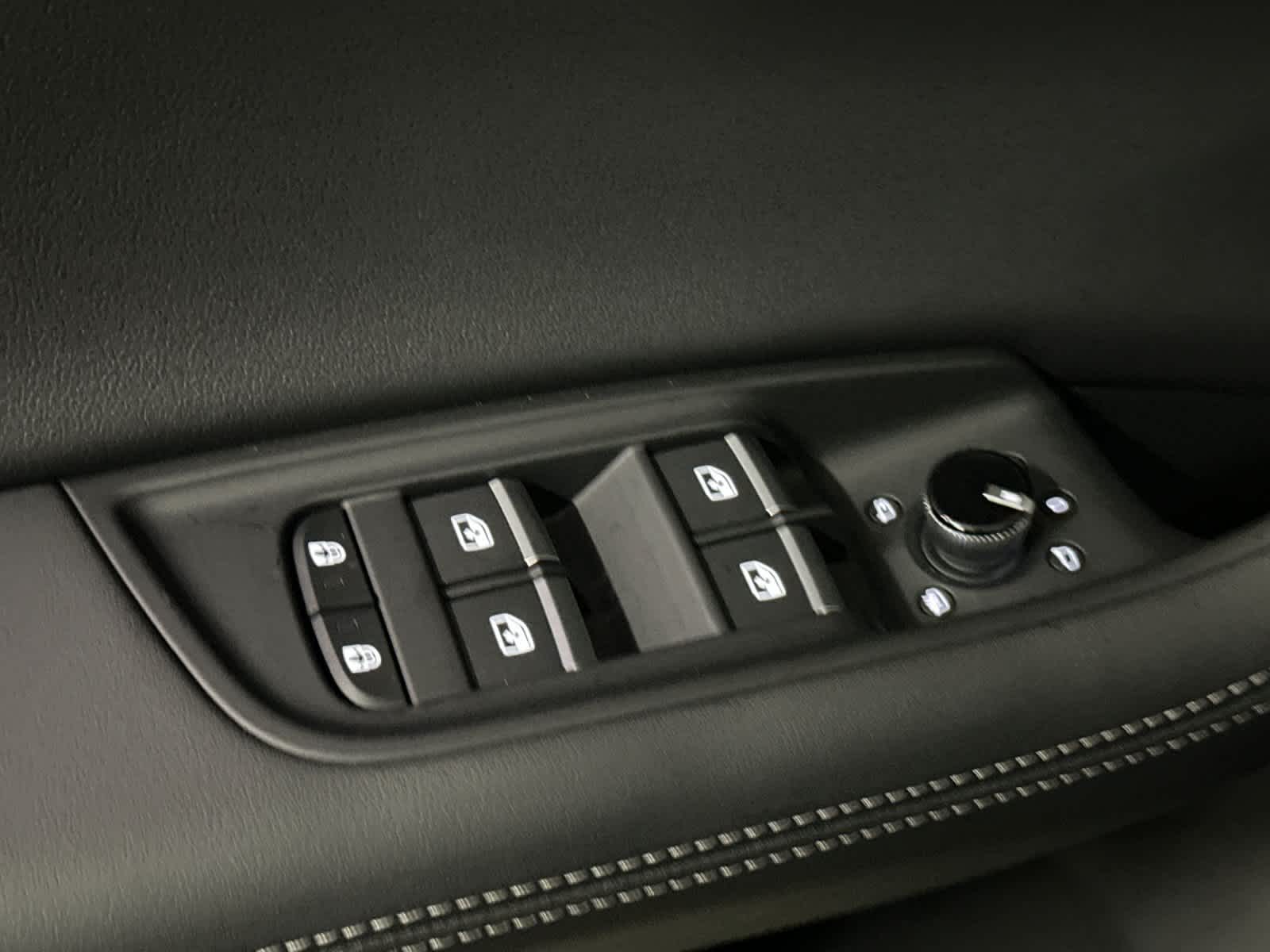 Thumbnail: 2026 Audi Q8 - 13