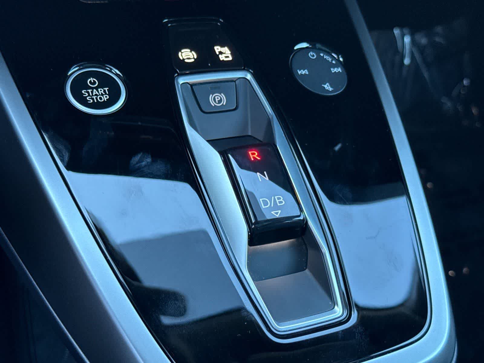 Thumbnail: 2024 Audi Q4 e-tron - 21