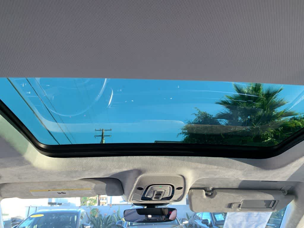 Thumbnail: 2022 Audi Q8 - 32