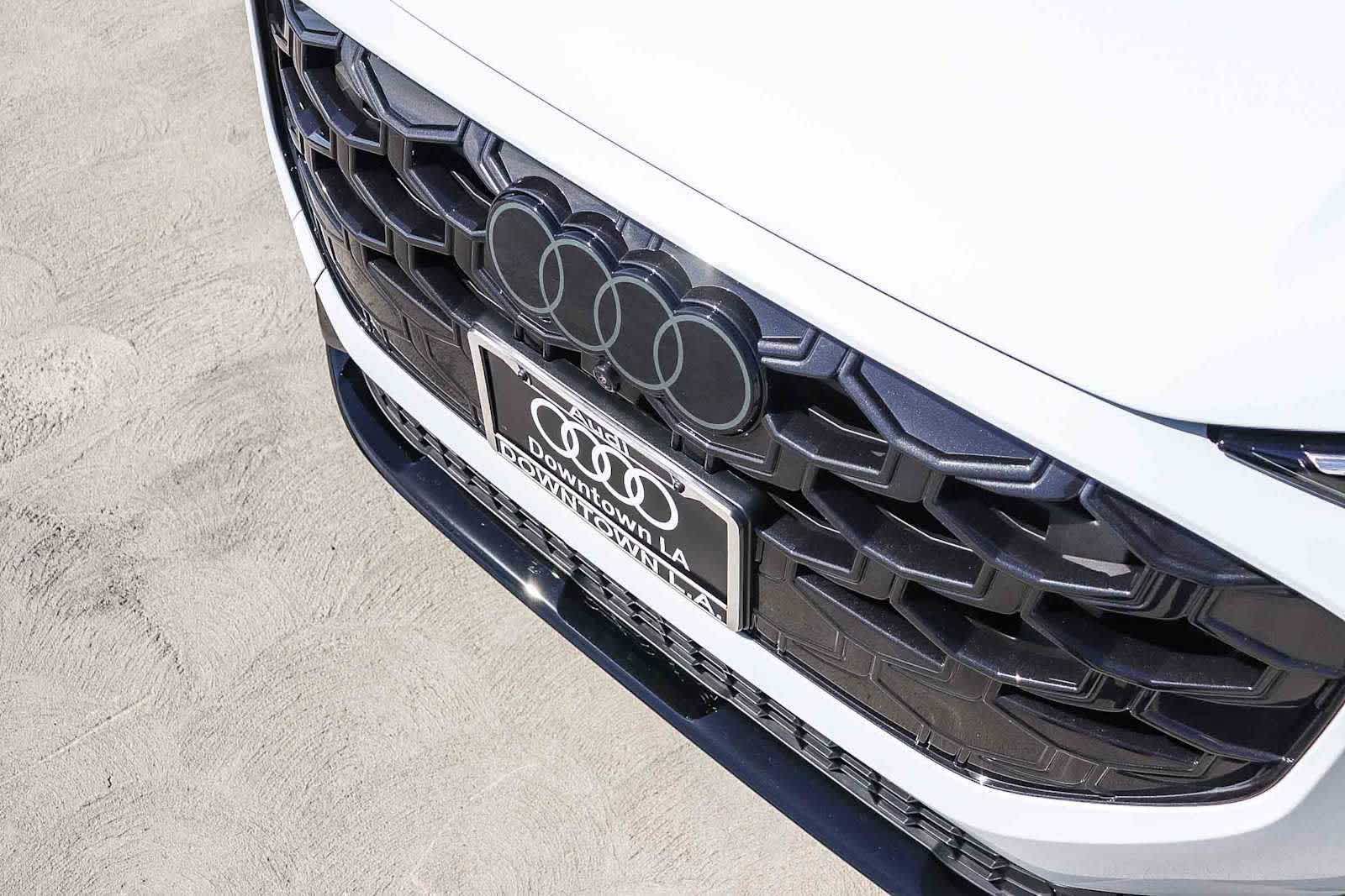 Thumbnail: 2026 Audi Q3 - 8