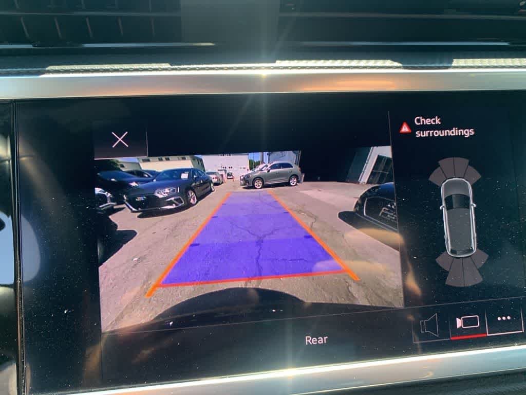 Thumbnail: 2022 Audi Q3 - 11