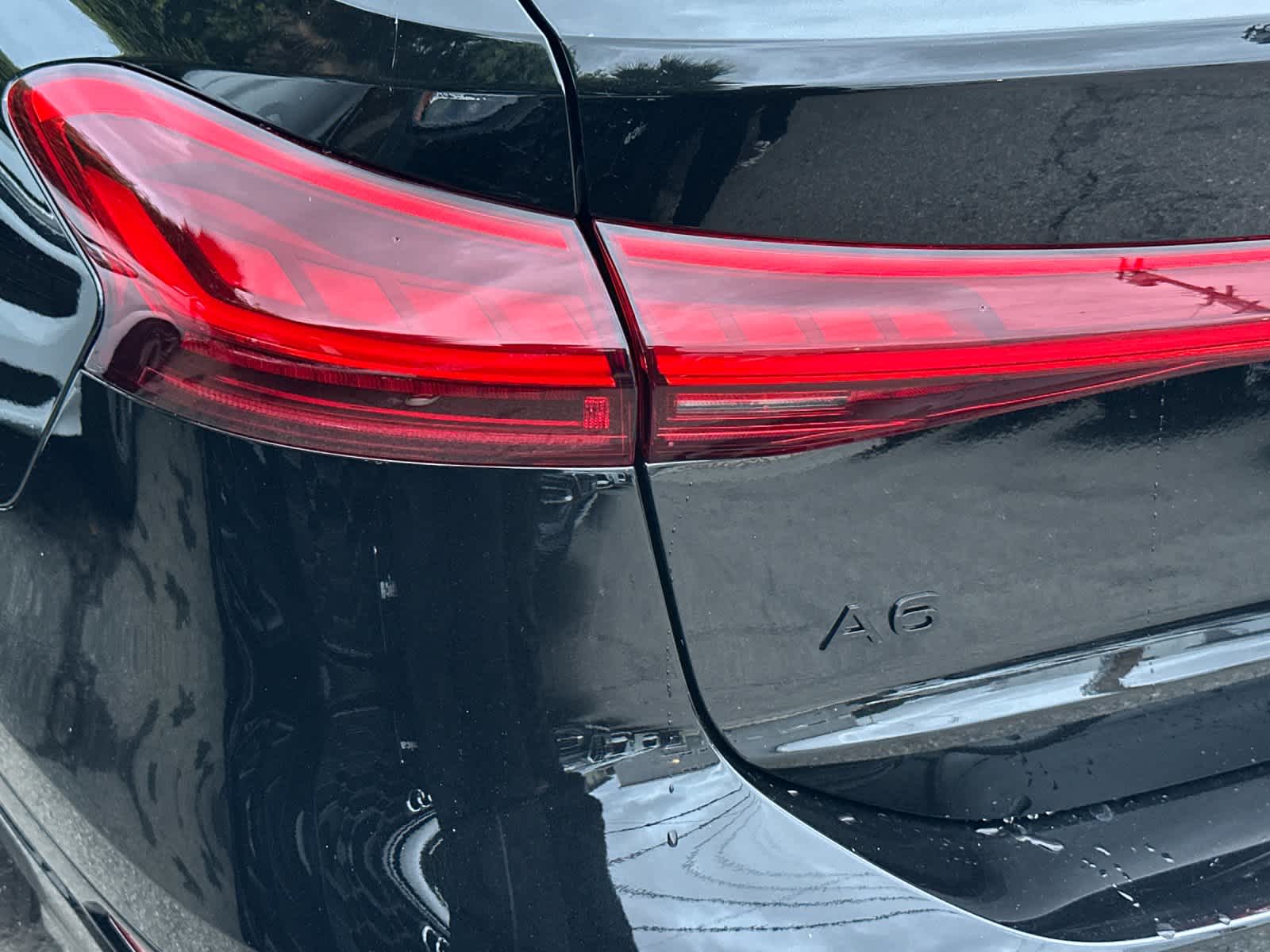 Thumbnail: 2025 Audi e-tron - 27