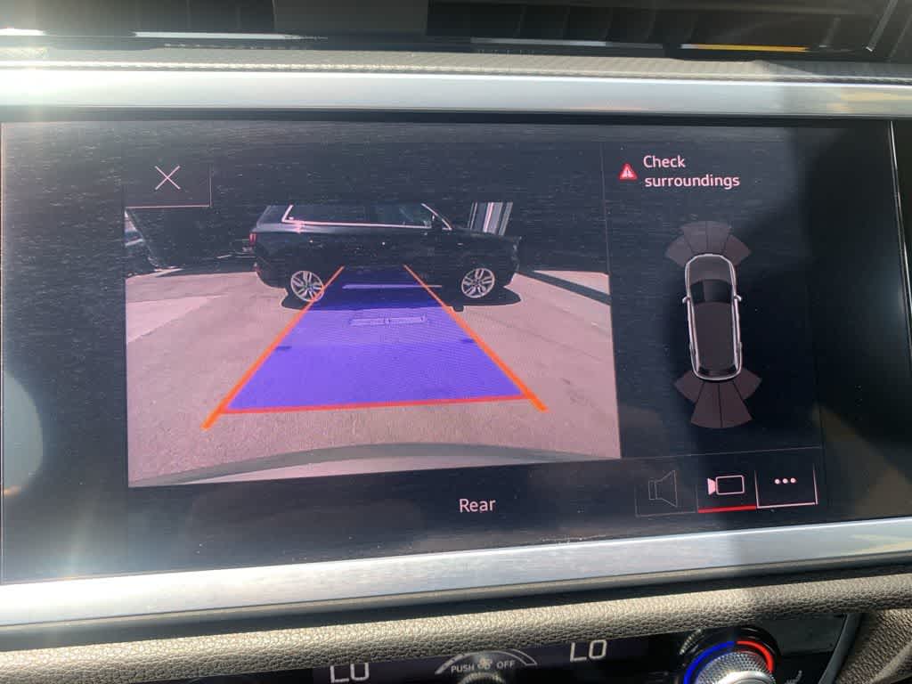 Thumbnail: 2022 Audi Q3 - 10