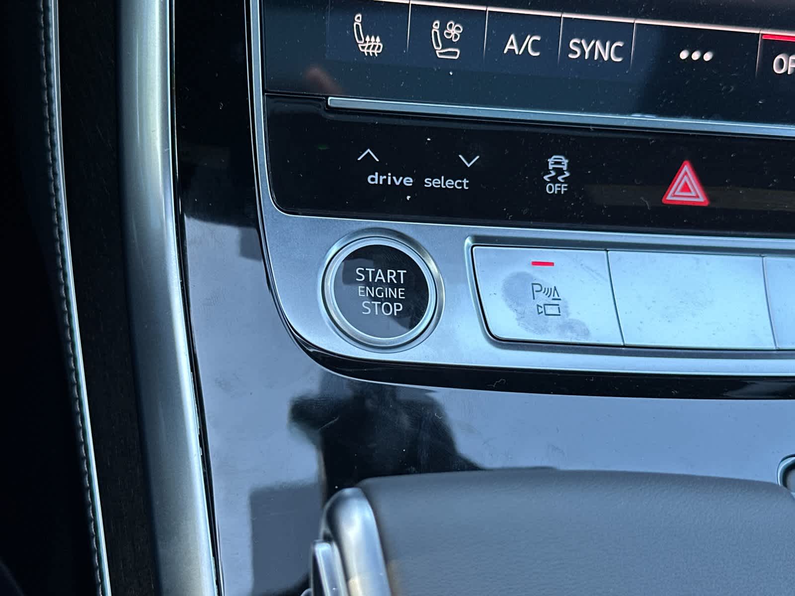 Thumbnail: 2026 Audi Q8 - 23