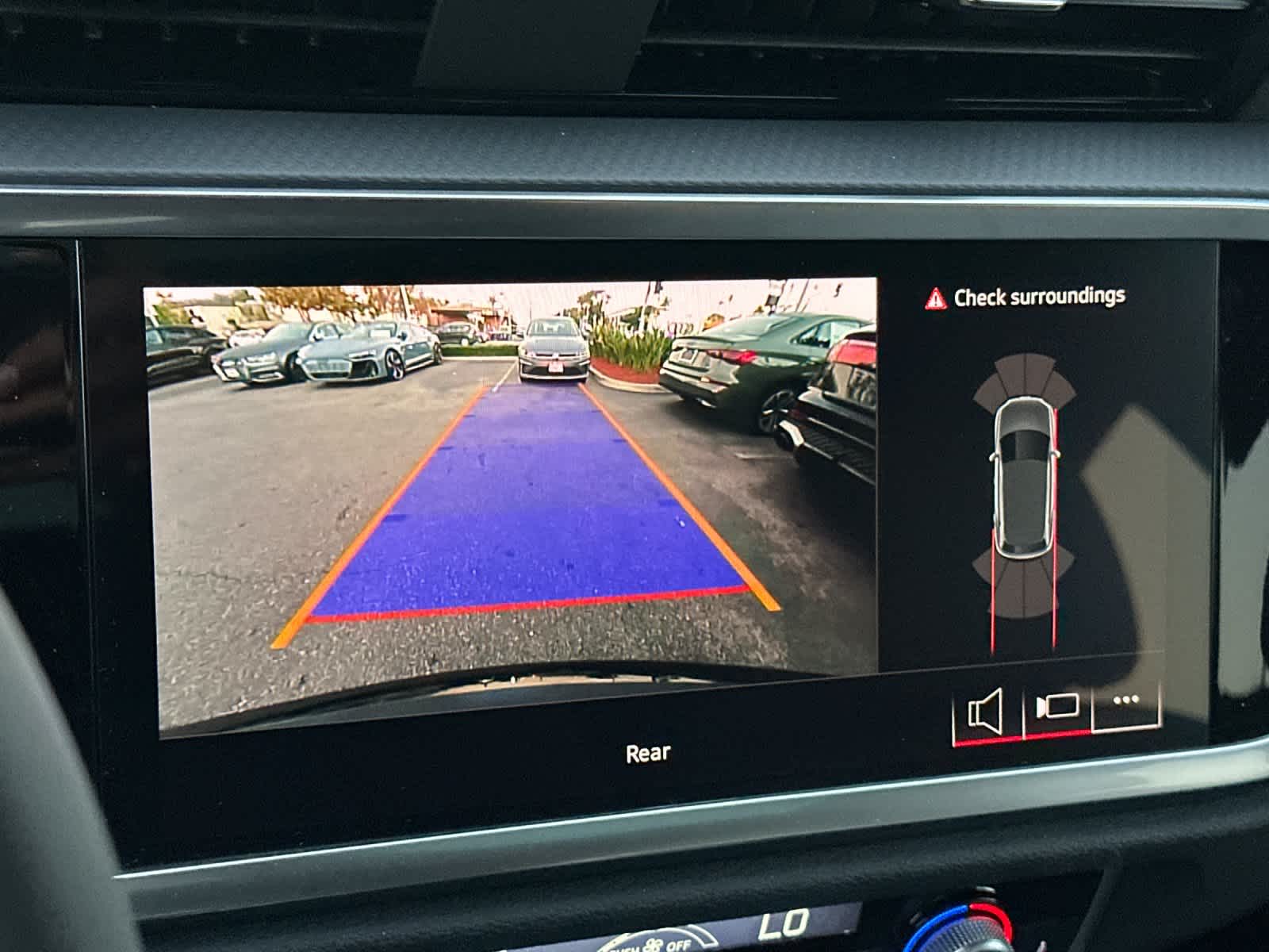 Thumbnail: 2025 Audi Q3 - 19