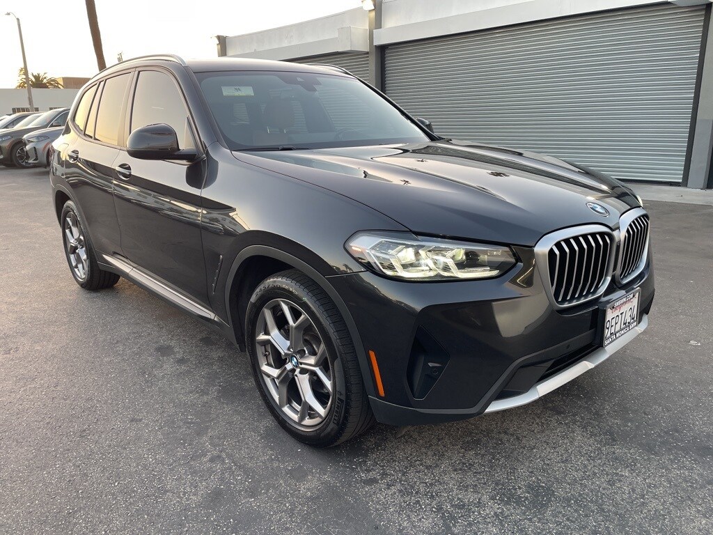 2022 BMW X3 30i's photo