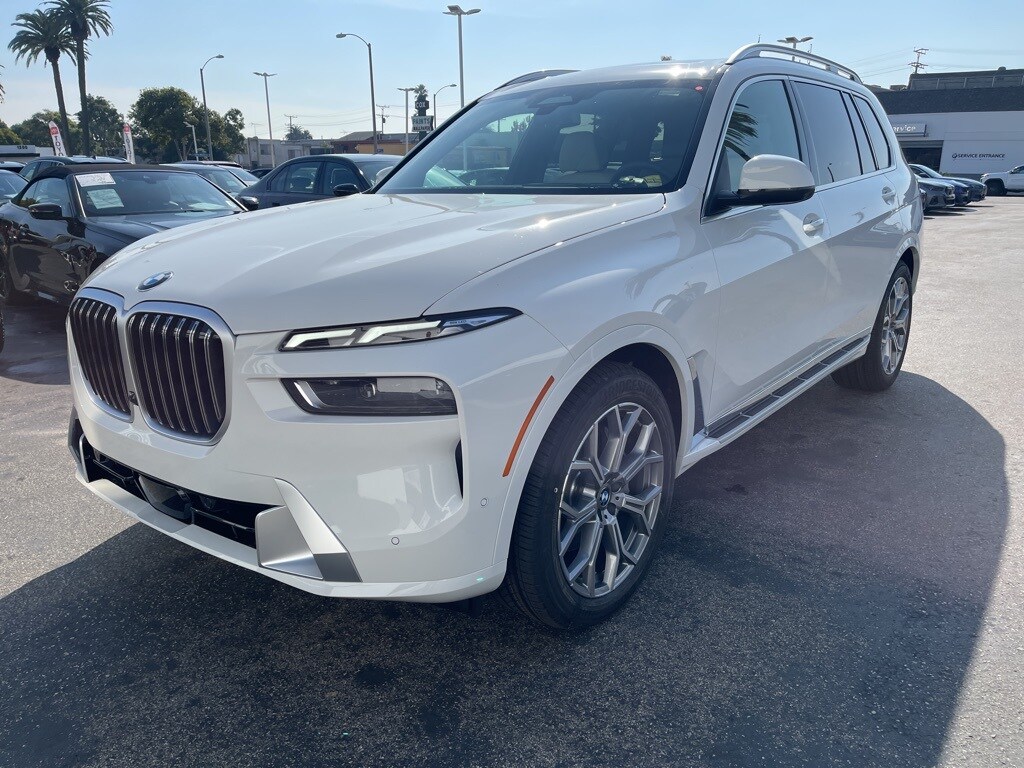 New 2026 BMW X7 xDrive40i SUV