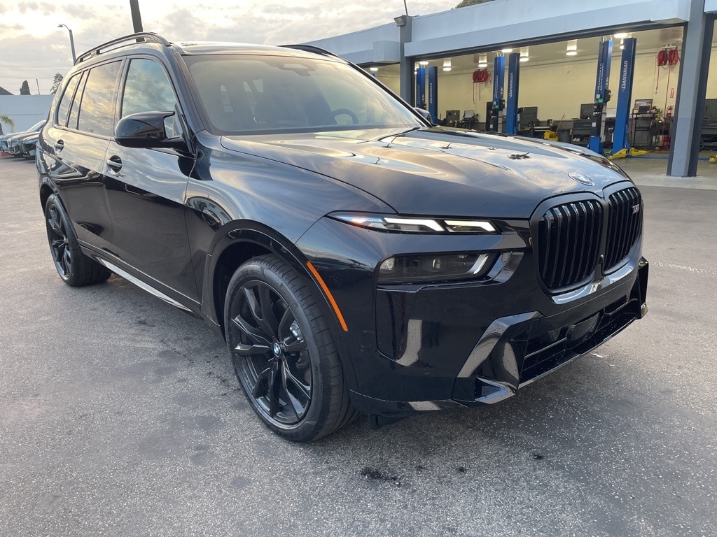 2026 BMW X7 M60i's photo