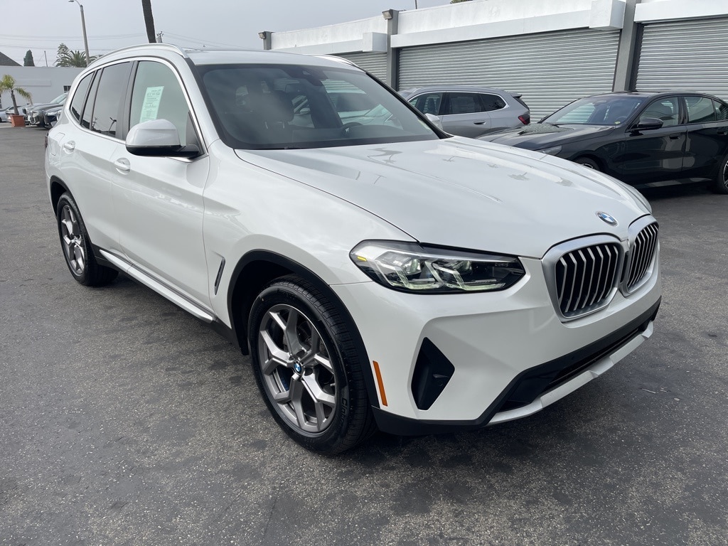 2023 BMW X3 30i's photo
