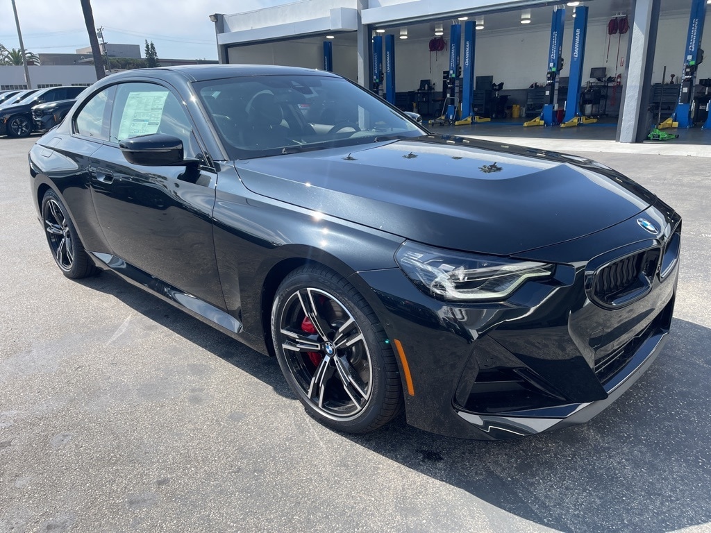 2025 BMW 230i Coupe 