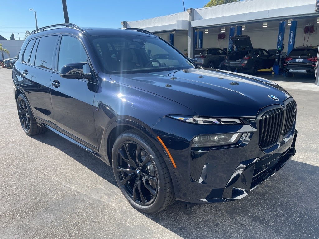 New 2026 BMW X7 M60i SUV
