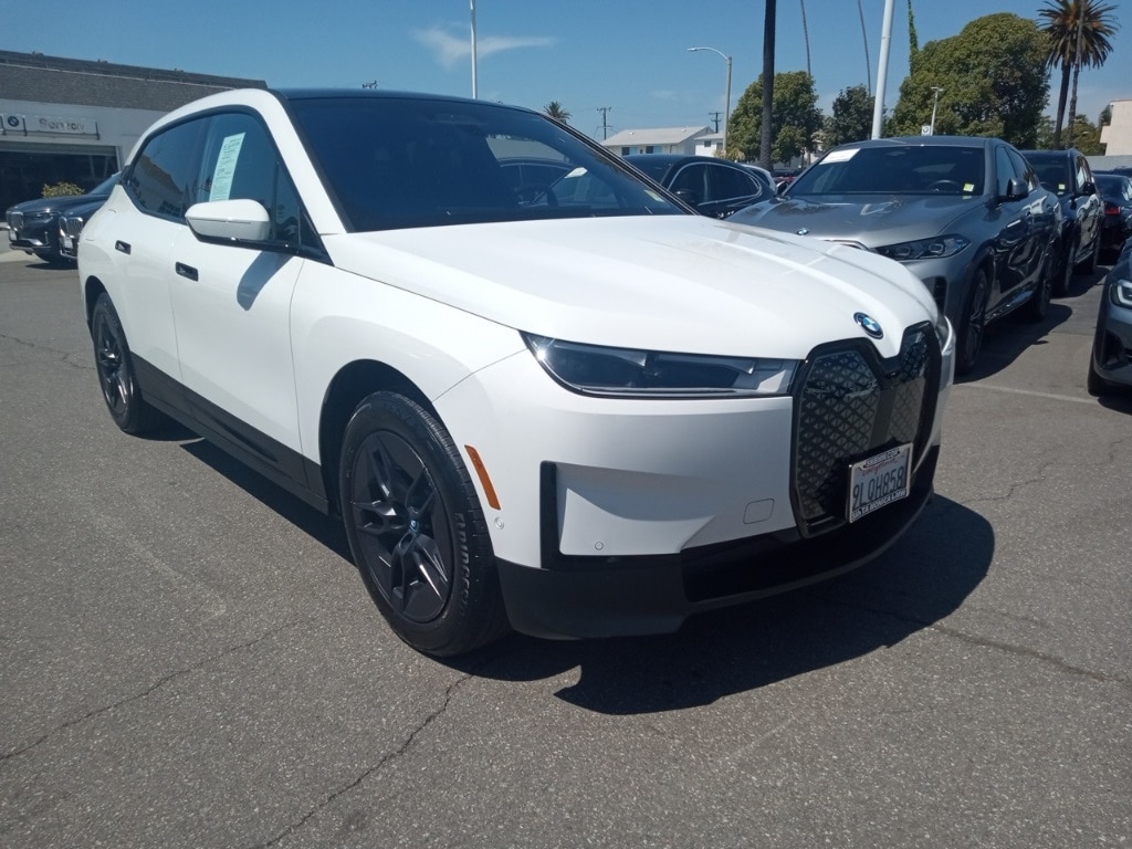 2025 BMW iX xDrive50