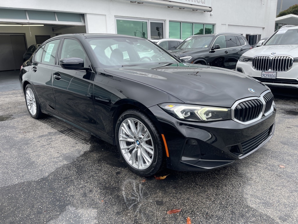 2023 BMW 3 Series 330i's photo
