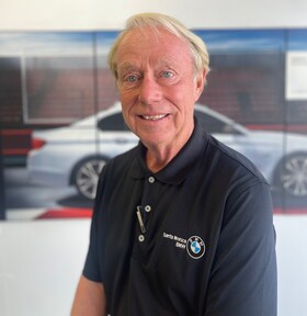 Staff member David Peterson from ID_4289fdf92bd4