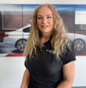 Staff member Suza Leon from ID_7e96df8fef74