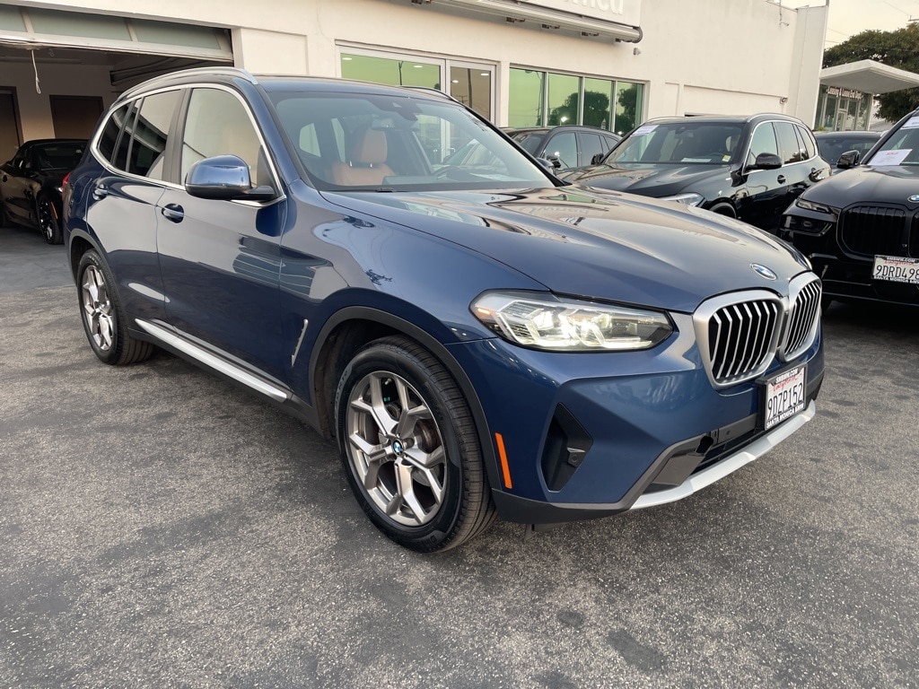2022 BMW X3 30i's photo