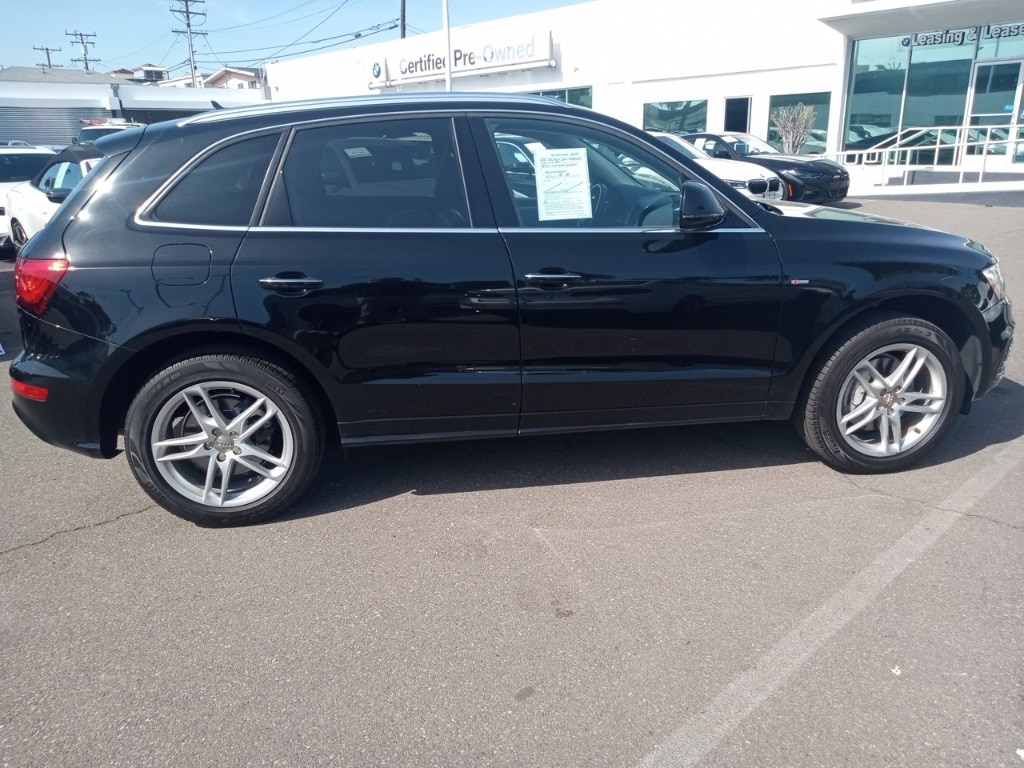 Used 2017 Audi Q5 Premium Plus with VIN WA1D7AFP2HA044315 for sale in Santa Monica, CA