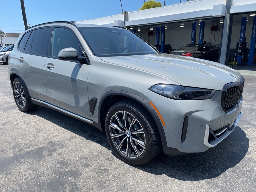 2025 BMW X5 SUV 