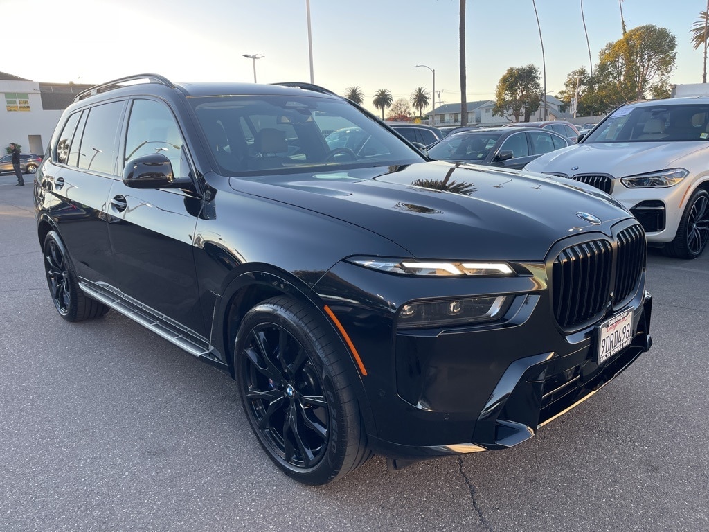 2023 BMW X7 40i's photo