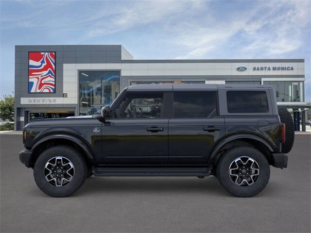 2025 Ford Bronco Outer Banks photo 2