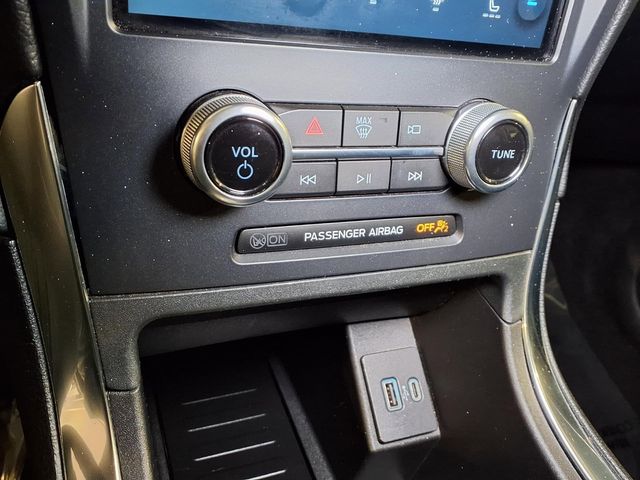 2022 Ford Edge Titanium - Photo 8