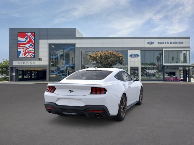 2026 Ford Mustang EcoBoost - Photo 8