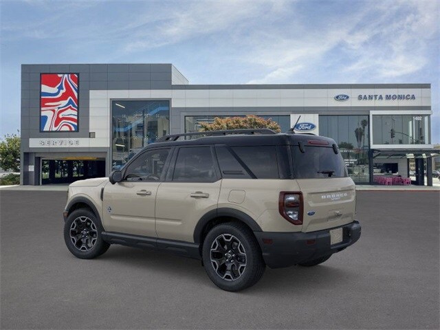 2025 Ford Bronco Sport Outer Banks photo 3
