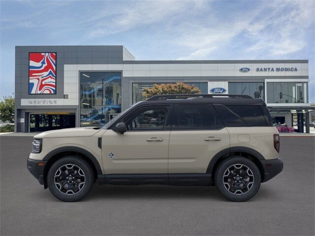 2025 Ford Bronco Sport Outer Banks photo 2