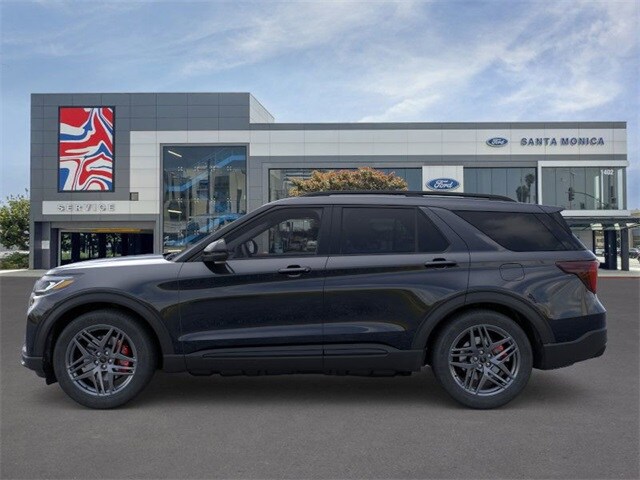 2025 Ford Explorer ST photo 2