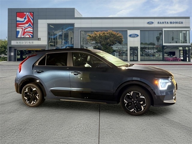 Used 2025 Kia Niro Wave with VIN KNDCT3L12S5132998 for sale in Santa Monica, CA