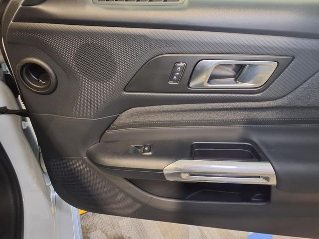 2026 Ford Mustang EcoBoost - Photo 28