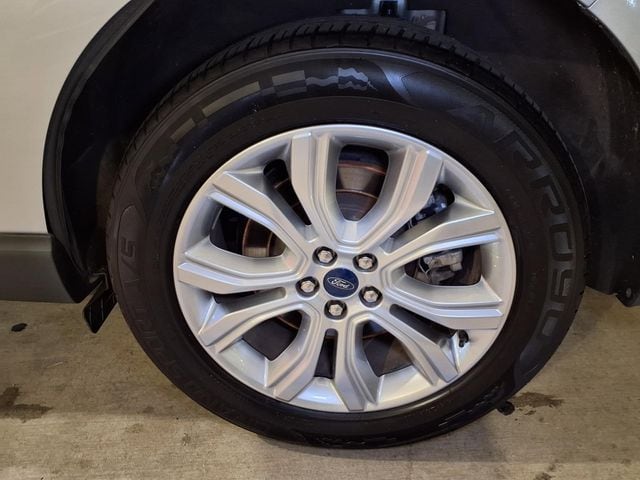 2022 Ford Edge Titanium - Photo 24