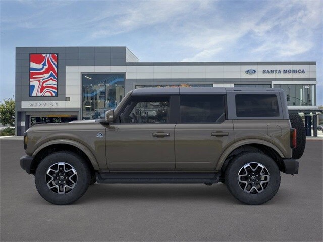 2025 Ford Bronco Outer Banks photo 3