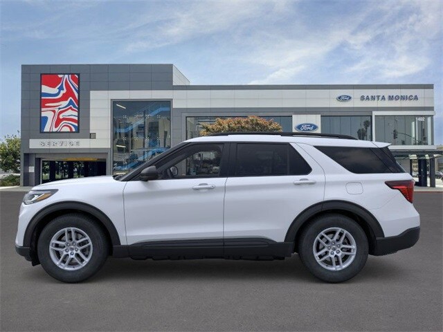 2026 Ford Explorer photo 2