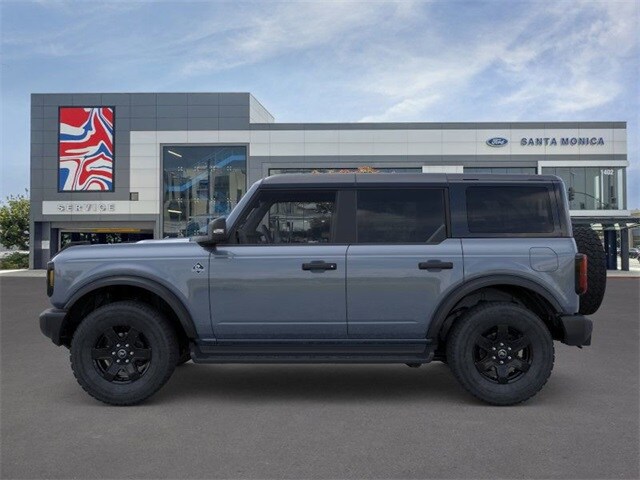 2025 Ford Bronco Outer Banks photo 2
