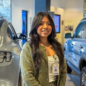 Staff member Leslie Morales from ID_eaf6e935a3e0