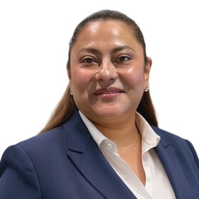 Staff member Angelica Menjivar from ID_f76195