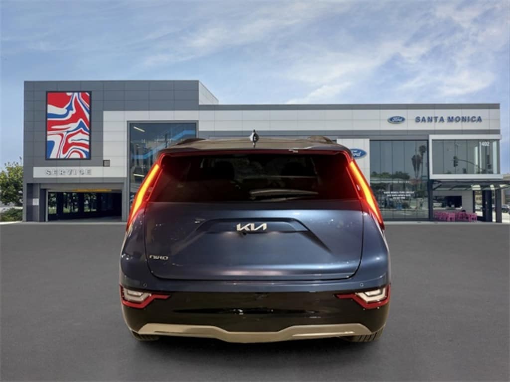 Used 2025 Kia Niro EV Wave SUV