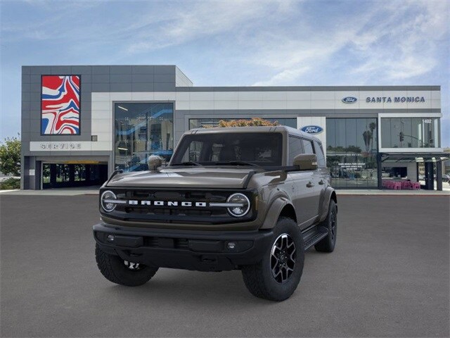 2025 Ford Bronco Outer Banks photo 2