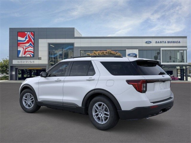2026 Ford Explorer photo 3