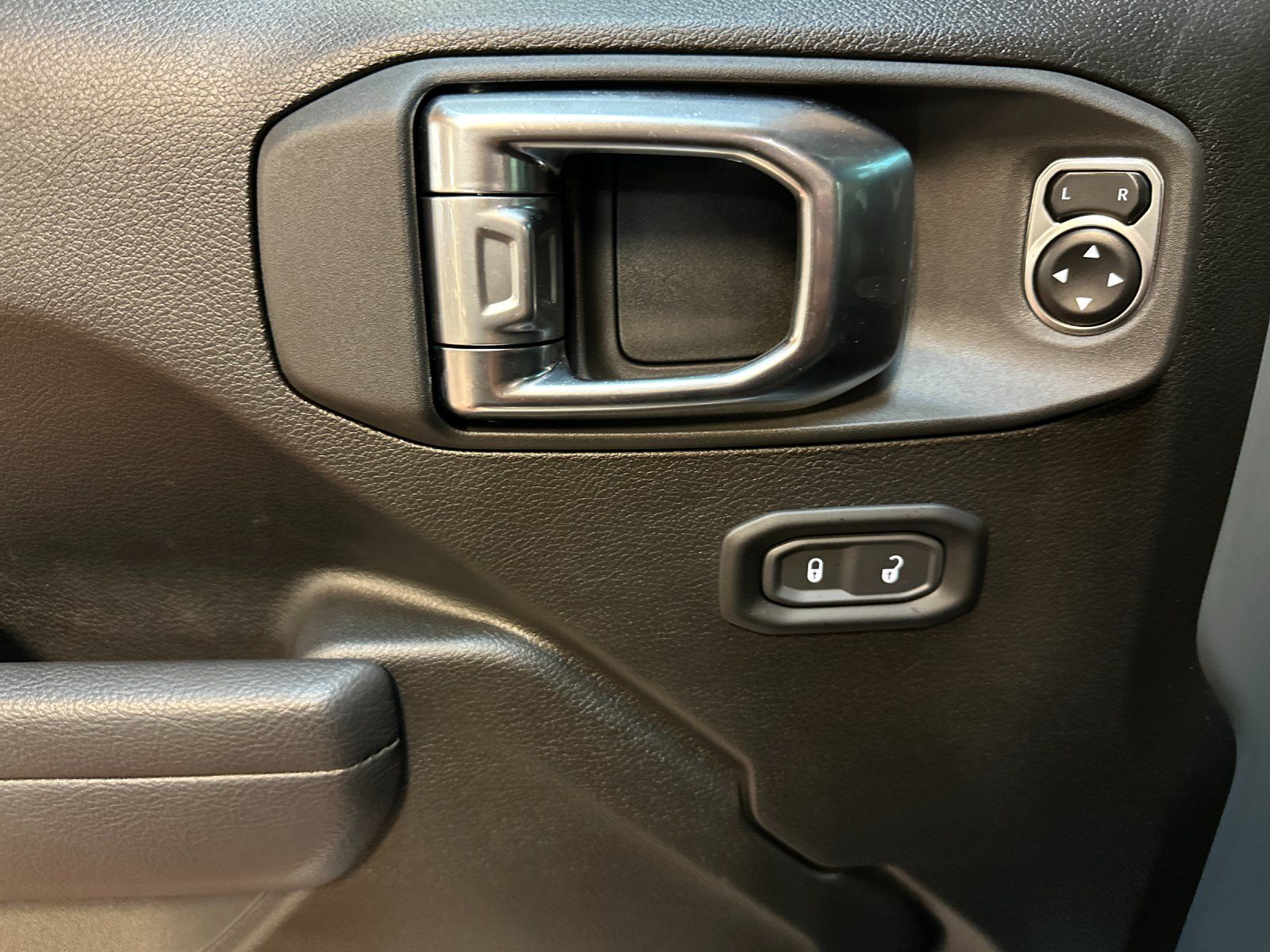 2025 Jeep Wrangler 4-Door Sport S - Photo 10