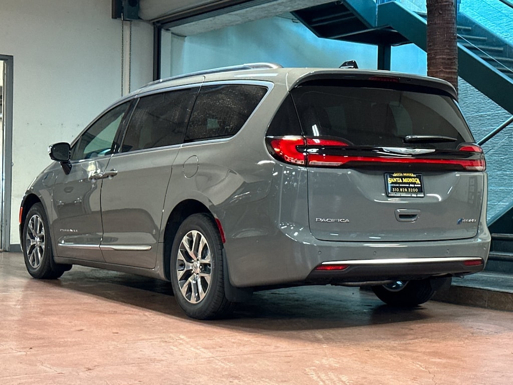 New 2025 Chrysler Pacifica Hybrid PACIFICA PLUG-IN HYBRID PINNACLE Passenger Van