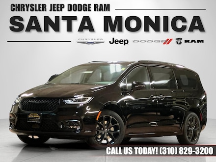 2026 Chrysler Pacifica LIMITED AWD Passenger Van