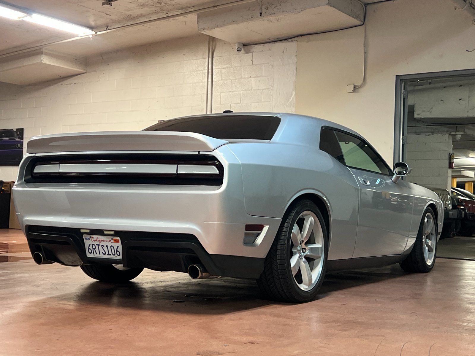 2009 Dodge Challenger SRT8 photo 5