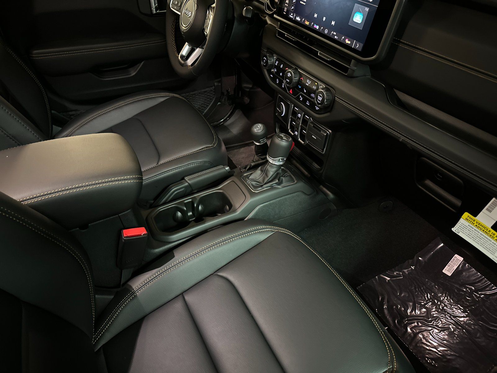 2025 Jeep Wrangler 4-Door Sahara - Photo 15