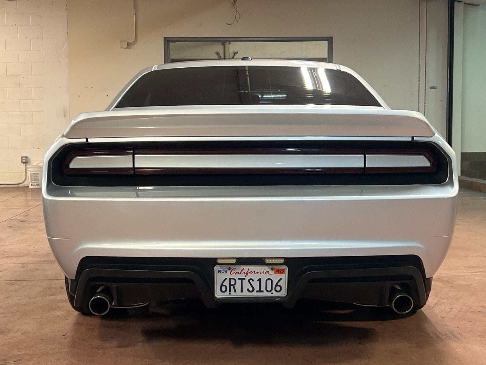 2009 Dodge Challenger SRT8 photo 4