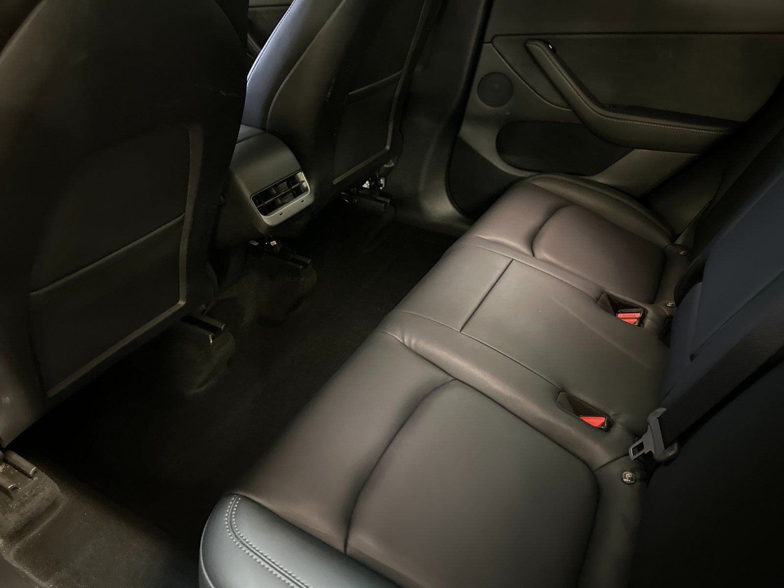 2021 Tesla Model Y Long Range - Photo 11