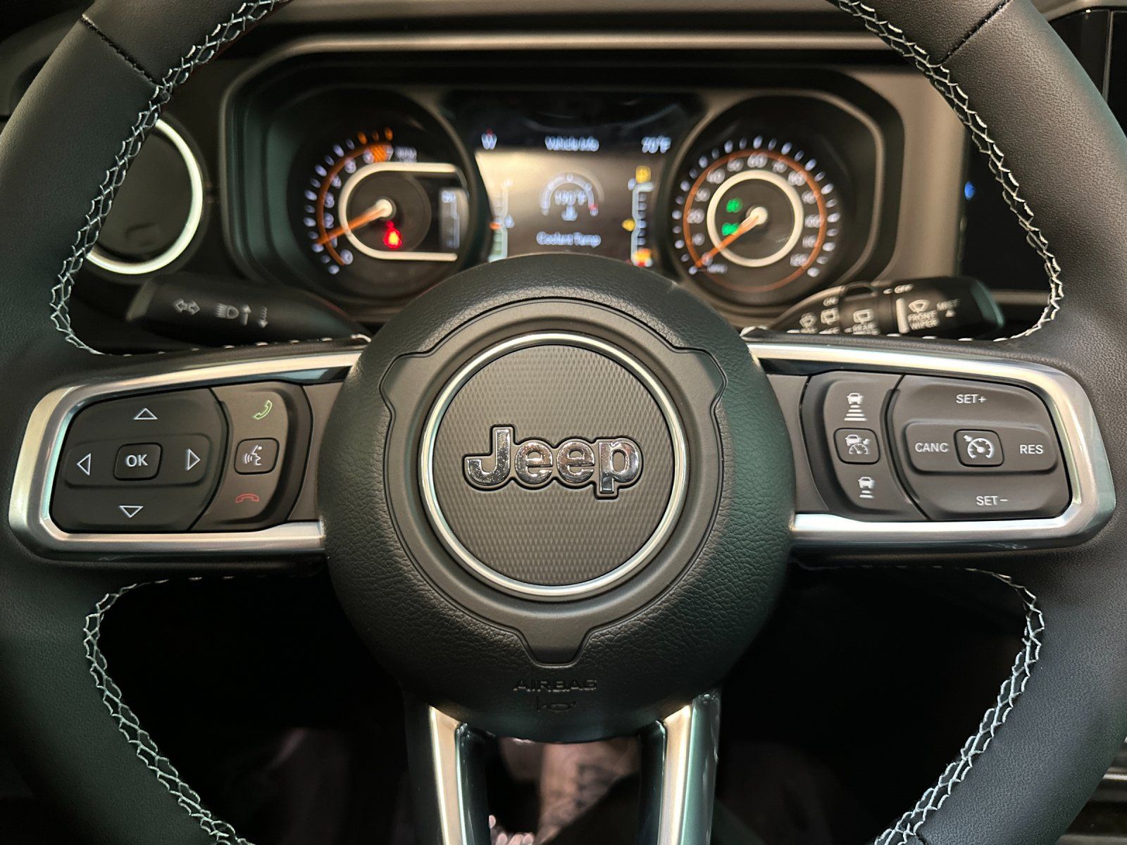 2025 Jeep Wrangler 4-Door Sahara - Photo 23