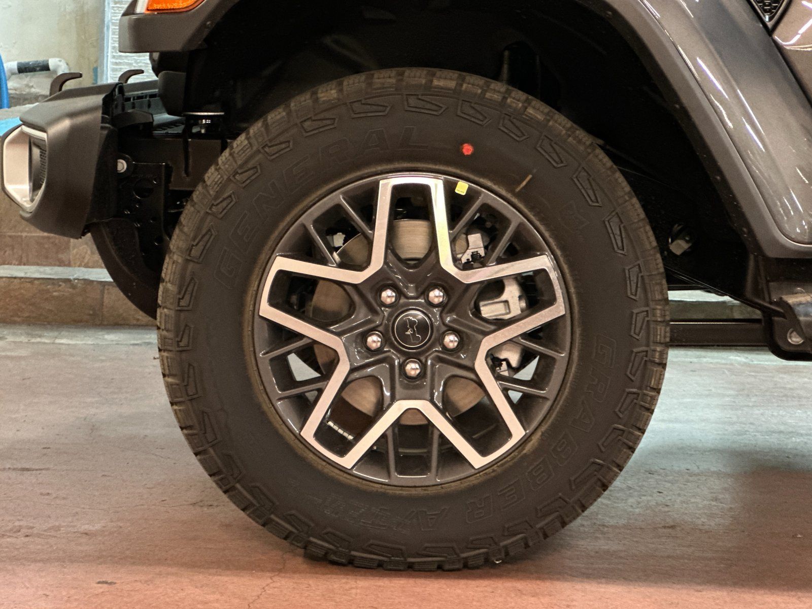 2025 Jeep Wrangler 4-Door Sahara - Photo 25