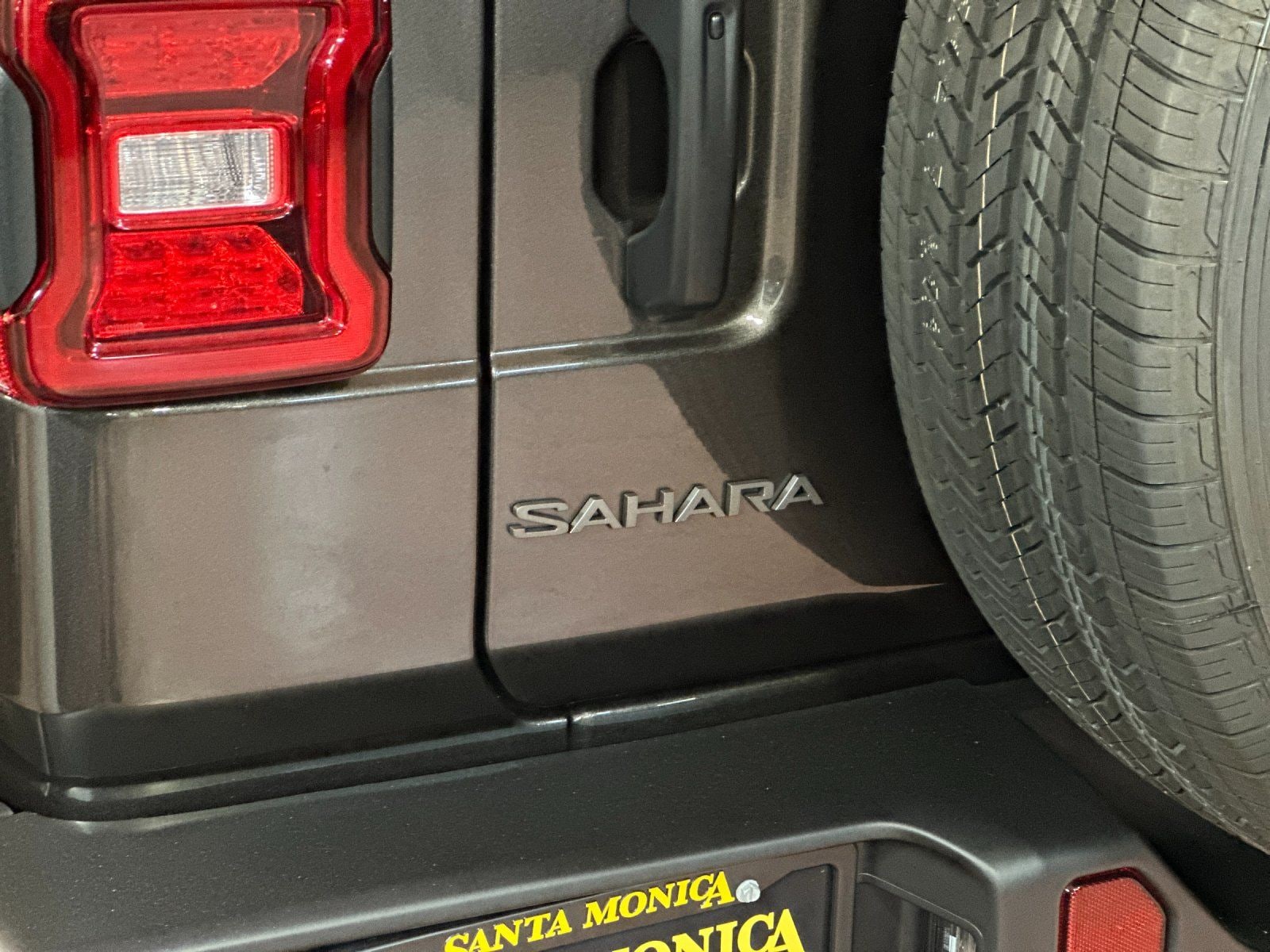 2025 Jeep Wrangler 4-Door Sahara - Photo 25